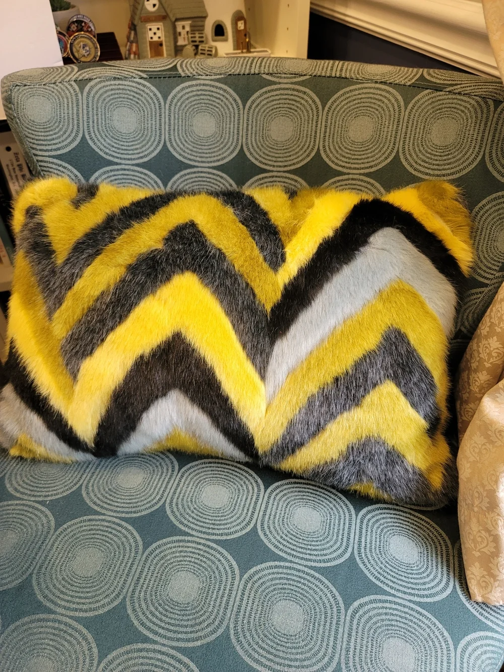 Opalhouse Faux Fur Oblong Lumbar Shape Pillow 14x22 Chevron Gold Black Olive